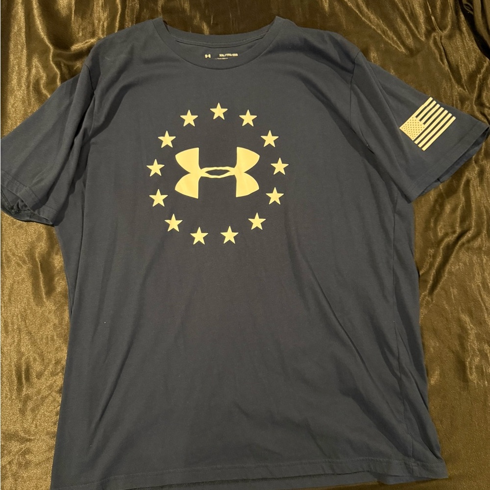 Under Armour Men's Dark Blue Tee with Star Design